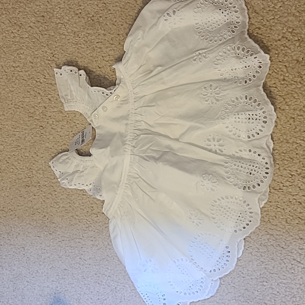 Baby Gap Eyelet Top - Picture 1 of 5